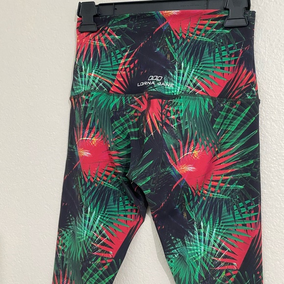 Lorna Jane electric palm leggings - Picture 6 of 6